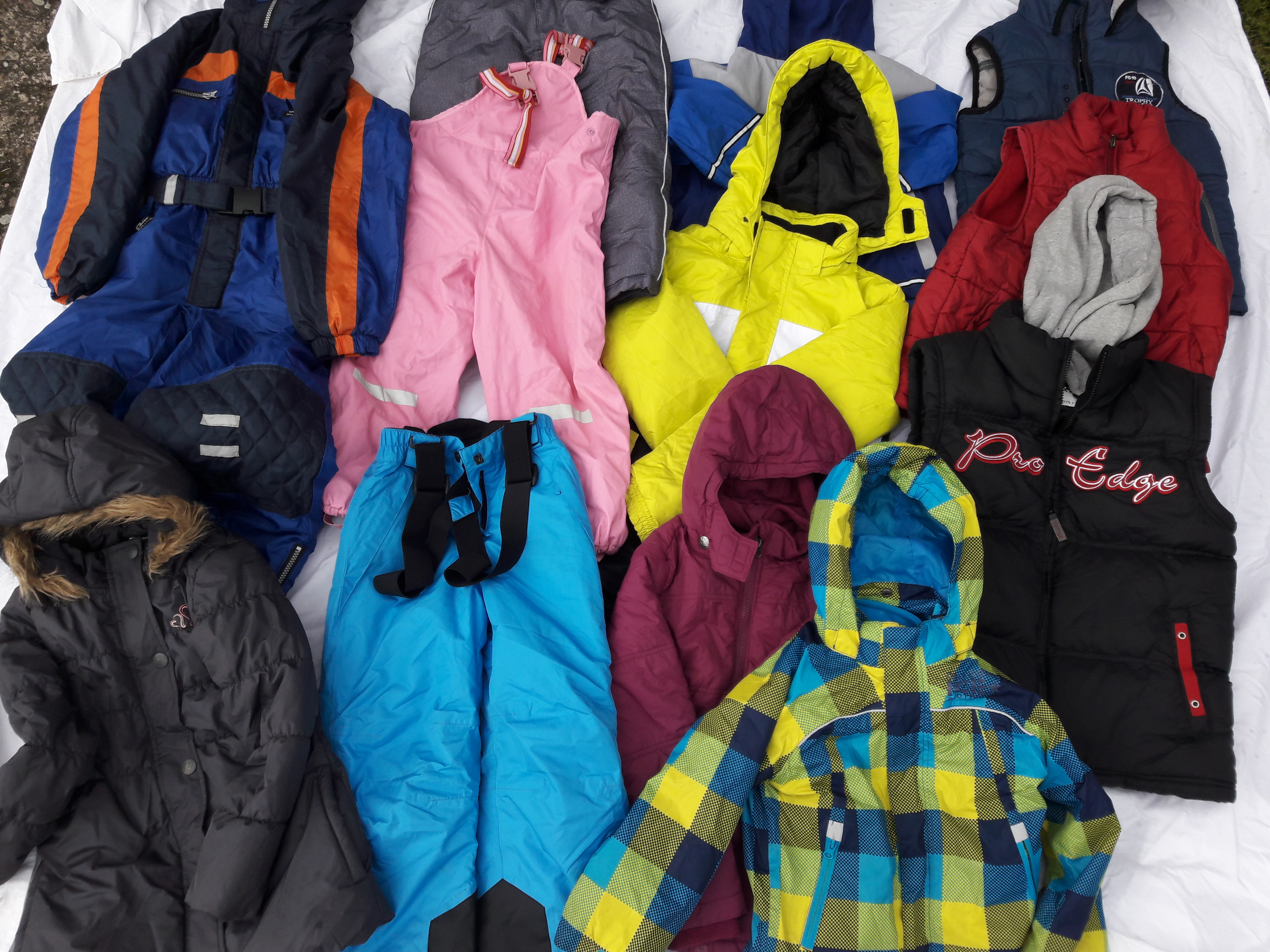 Akce - dětské lyžařské kalhoty, bundy mix A/B, 10 kg