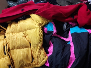 Akce - bundy,kabáty,mix B 39kč/kg,podzim-zima,10 kg
